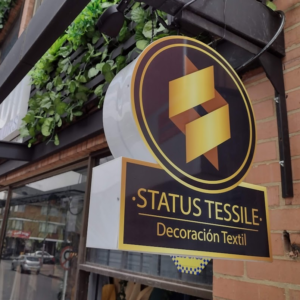 AVISOS EN ACRILICO TIPO BANDERA